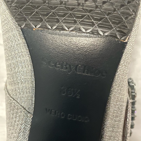 Beautiful See By Chloe silver Mary Jane pumps - Picture 10 of 16